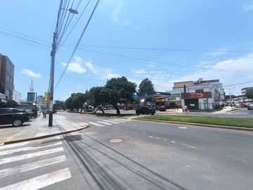 Se Vende Amplio Departamento Dúplex en Surco