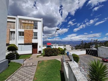 VENTA CASA SAN ISIDRO EL INCA QUITO CENTRO NORTE
