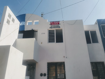 Casa en venta duplex en Jardines de San Sebastián.