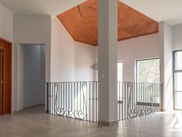 Casa en VENTA o RENTA en Bosques del Refugio. CON 4 RECAMARAS.