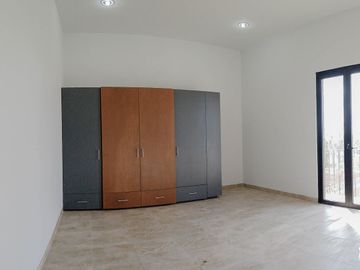 Casa en VENTA o RENTA en Bosques del Refugio. CON 4 RECAMARAS.