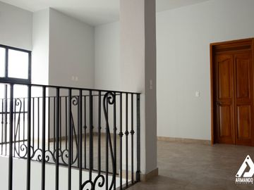 Casa en VENTA o RENTA en Bosques del Refugio. CON 4 RECAMARAS.