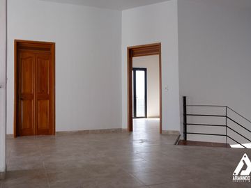 Casa en VENTA o RENTA en Bosques del Refugio. CON 4 RECAMARAS.