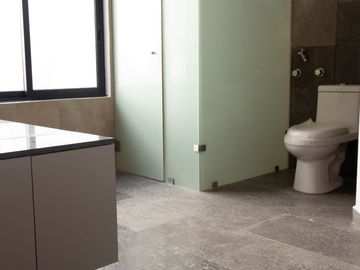 Casa en VENTA o RENTA en Bosques del Refugio. CON 4 RECAMARAS.