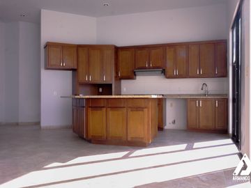 Casa en VENTA o RENTA en Bosques del Refugio. CON 4 RECAMARAS.