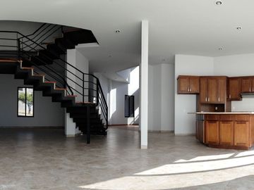 Casa en VENTA o RENTA en Bosques del Refugio. CON 4 RECAMARAS.