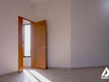 Casa en VENTA o RENTA en Bosques del Refugio. CON 4 RECAMARAS.