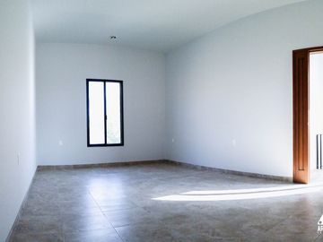 Casa en VENTA o RENTA en Bosques del Refugio. CON 4 RECAMARAS.