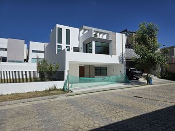 MAGNIFICA RESIDENCIA - PARQUE NAYARIT