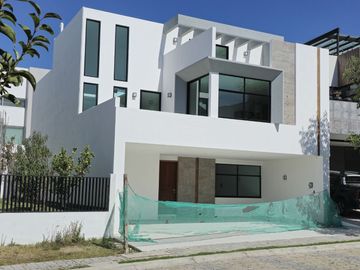 MAGNIFICA RESIDENCIA - PARQUE NAYARIT