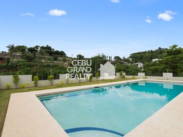 Large 9 Bedroom House with Ocean View for Sale in Maria Luisa Park