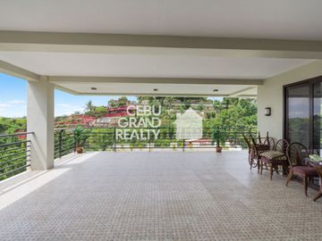 Large 9 Bedroom House with Ocean View for Sale in Maria Luisa Park