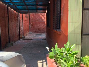 Venta de casa, buenos cimientos y gran potencial en Cuernavaca, Morelos