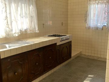 Venta de casa, buenos cimientos y gran potencial en Cuernavaca, Morelos