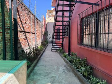 Venta de casa, buenos cimientos y gran potencial en Cuernavaca, Morelos