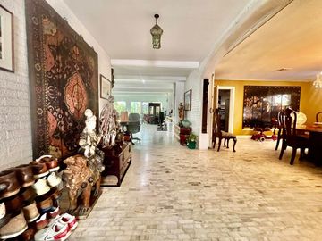 For Sale House in Dasmarinas Village, Makati City