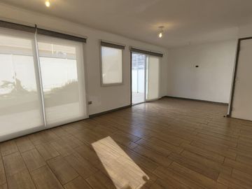 Gran Oportunidad!!! Hermosa casa en Condominio - 4D 3B - Buin