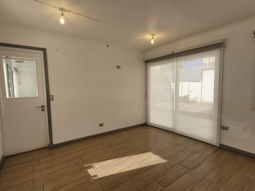 Gran Oportunidad!!! Hermosa casa en Condominio - 4D 3B - Buin