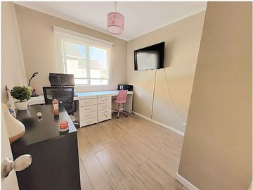 Gran Oportunidad!!! Hermosa casa en Condominio - 4D 3B - Buin