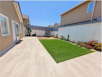 Gran Oportunidad!!! Hermosa casa en Condominio - 4D 3B - Buin