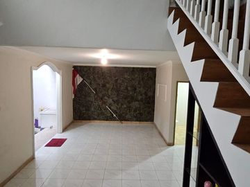 Dijual Rumah Nyaman di Bintaro, Lingkungan Asri, Strategis