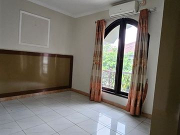 Dijual Rumah Nyaman di Bintaro, Lingkungan Asri, Strategis