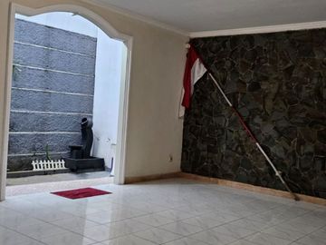 Dijual Rumah Nyaman di Bintaro, Lingkungan Asri, Strategis