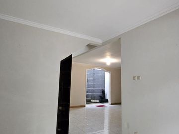 Dijual Rumah Nyaman di Bintaro, Lingkungan Asri, Strategis