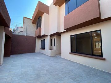 VENTA CASA MANSIONES DEL VALLE,4 recamaras,estudio,cuarto servicio,jardin