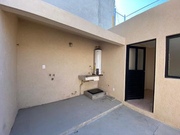 VENTA CASA MANSIONES DEL VALLE,4 recamaras,estudio,cuarto servicio,jardin