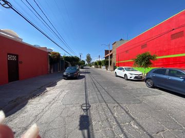 VENTA CASA MANSIONES DEL VALLE,4 recamaras,estudio,cuarto servicio,jardin