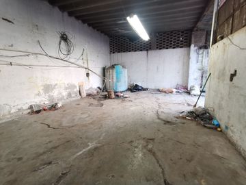 Casa / Bodega en venta en Leyes de Reforma 3a Sección, Iztapalapa, Ciudad de México