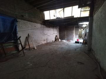 Casa / Bodega en venta en Leyes de Reforma 3a Sección, Iztapalapa, Ciudad de México