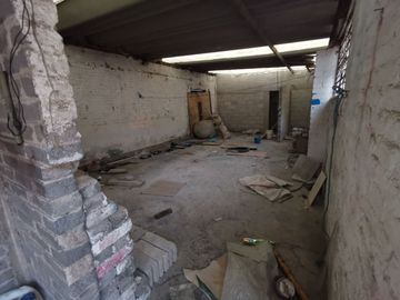 Casa / Bodega en venta en Leyes de Reforma 3a Sección, Iztapalapa, Ciudad de México