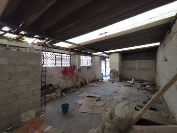 Casa / Bodega en venta en Leyes de Reforma 3a Sección, Iztapalapa, Ciudad de México