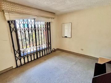 Casa a precio de terreno - Las Gardenias, Surco