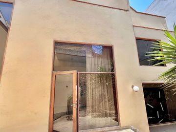 Casa a precio de terreno - Las Gardenias, Surco