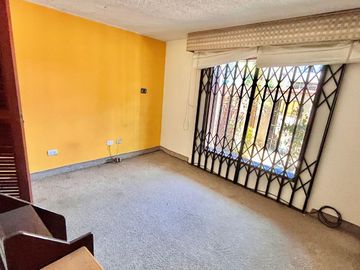Casa a precio de terreno - Las Gardenias, Surco