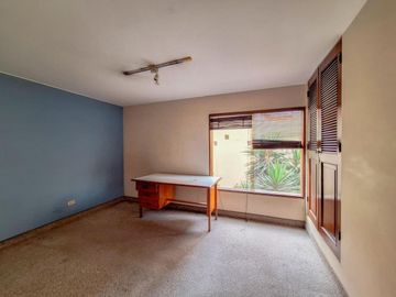 Casa a precio de terreno - Las Gardenias, Surco