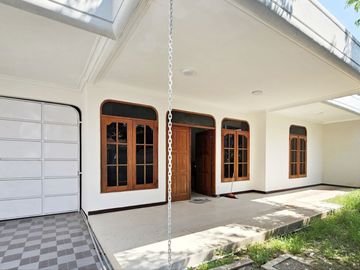 Rumah Dharmahusada Indah Utara