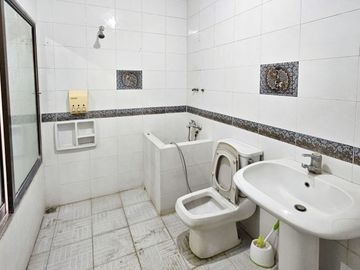 Rumah Dharmahusada Indah Utara