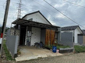 rumah siap huni di lokasi strategis dekat exit tol Sadang