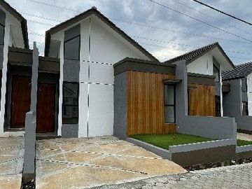 rumah siap huni di lokasi strategis dekat exit tol Sadang