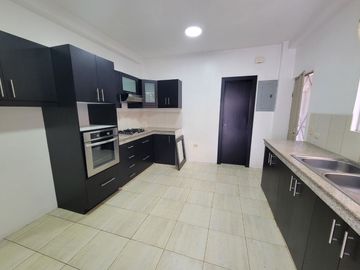 Venta de Casa en Urbanizacion Arcadia en Via a la Costa