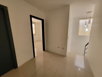 Venta de Casa en Urbanizacion Arcadia en Via a la Costa