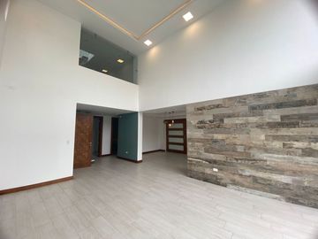 VENTA OPORTUNIDAD CASA EN NAYON EN URBANIZACION PRIVADA