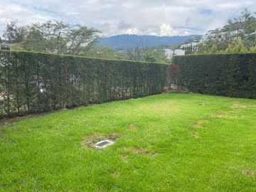 VENTA OPORTUNIDAD CASA EN NAYON EN URBANIZACION PRIVADA
