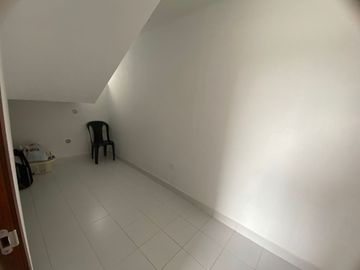VENTA OPORTUNIDAD CASA EN NAYON EN URBANIZACION PRIVADA