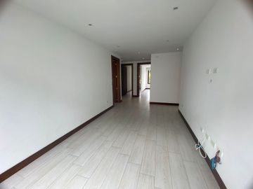 VENTA OPORTUNIDAD CASA EN NAYON EN URBANIZACION PRIVADA