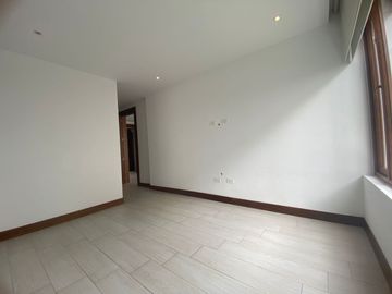 VENTA OPORTUNIDAD CASA EN NAYON EN URBANIZACION PRIVADA